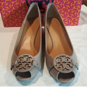 Tory Burch Gray Peep Toe Flats